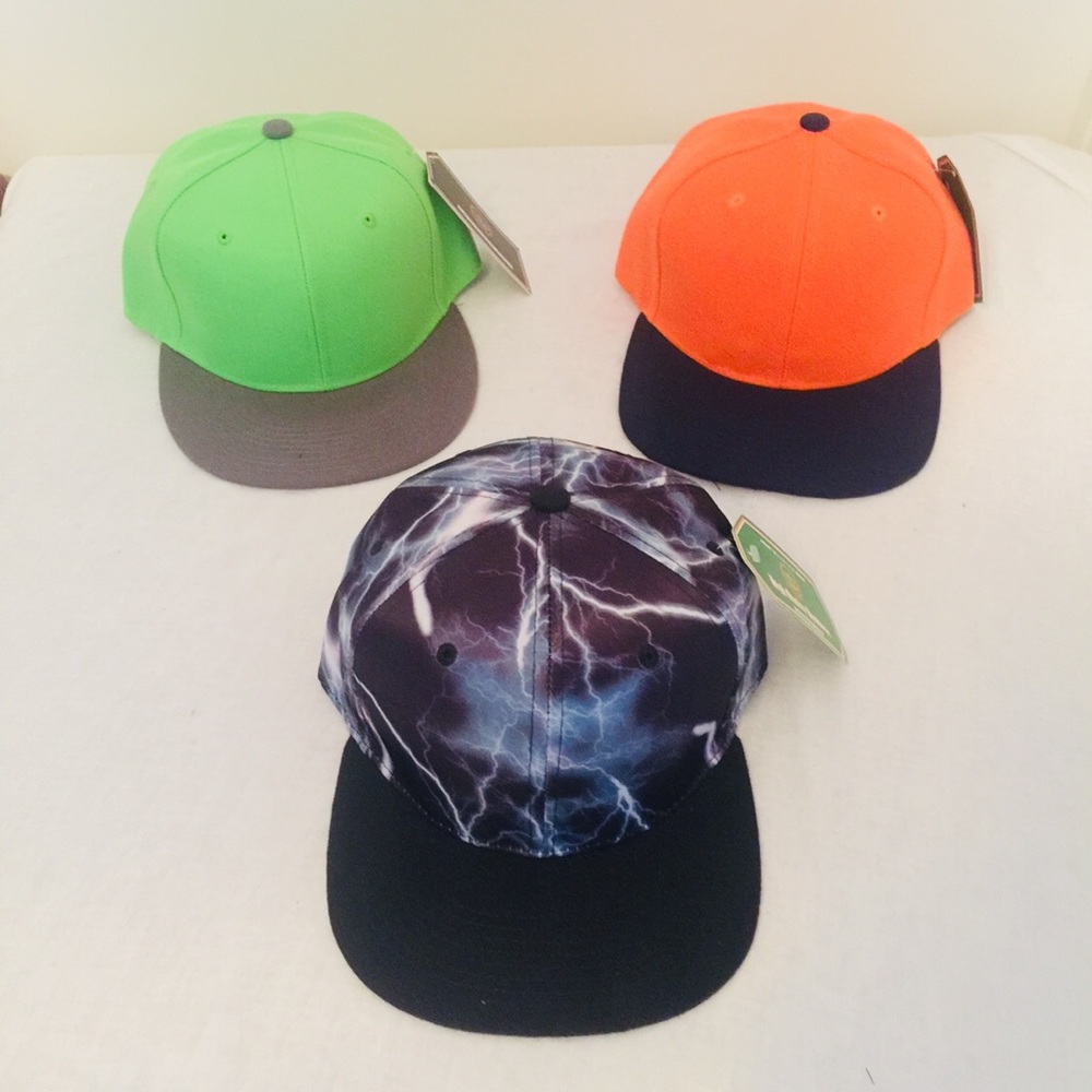 Bundle of 3 snap back caps